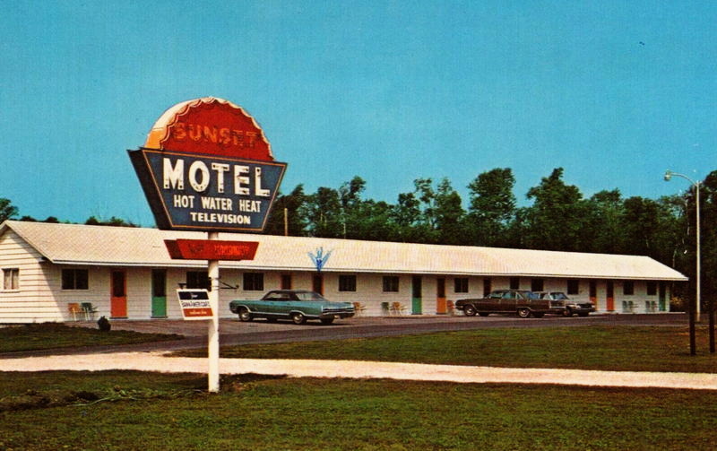Sunset Motel - Postcard (newer photo)